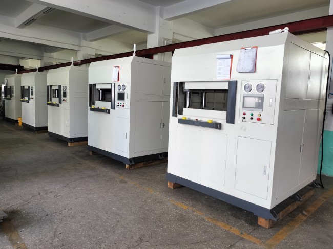 【碳纖維、碳纖】熱壓成型機技術(shù)