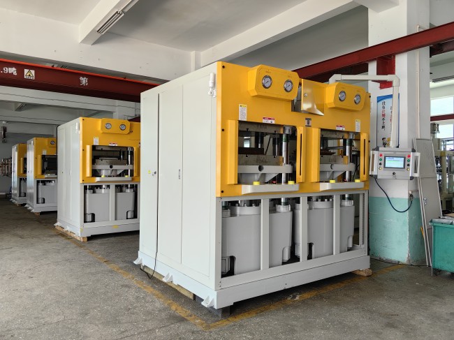 高爾夫球具、運(yùn)動(dòng)器材成型使用碳纖維熱壓機(jī)